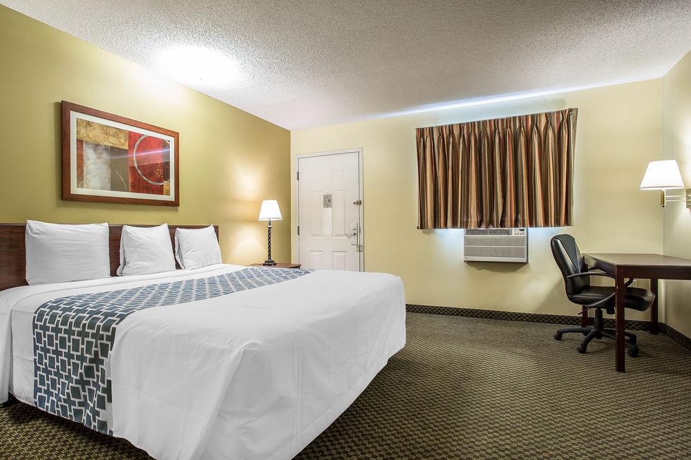 Suburban Studios Charlotte-Ballantyne Luaran gambar
