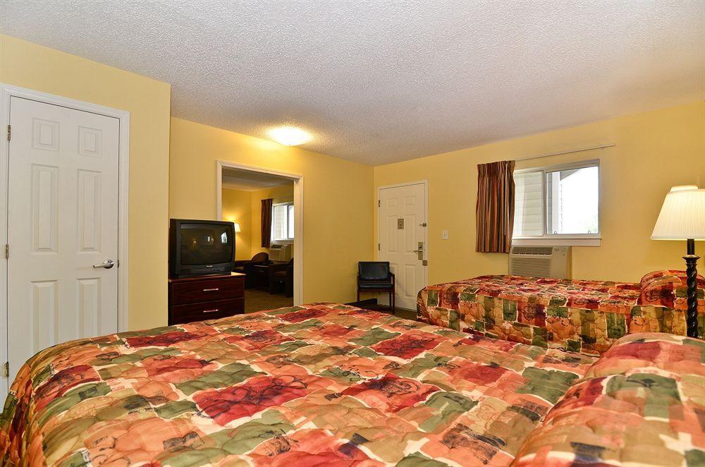 Suburban Studios Charlotte-Ballantyne Luaran gambar